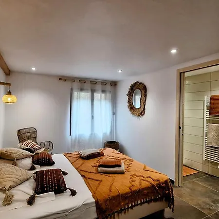 Alauze Cevennes Avec Jacuzzi メリュイ