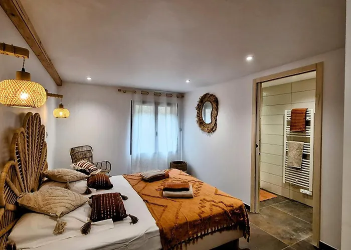 Alauze Cevennes Avec Jacuzzi メリュイ